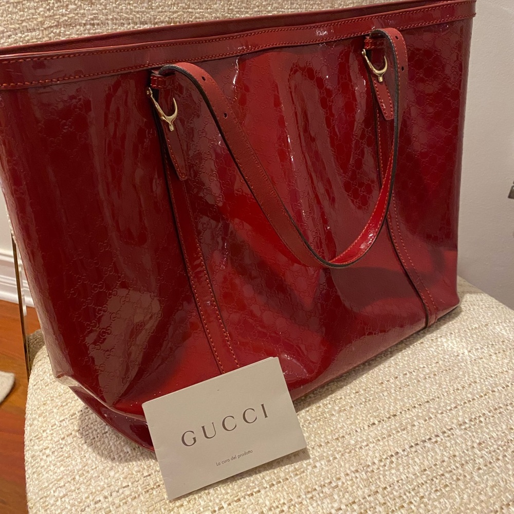 Red patent leather Gucci tote